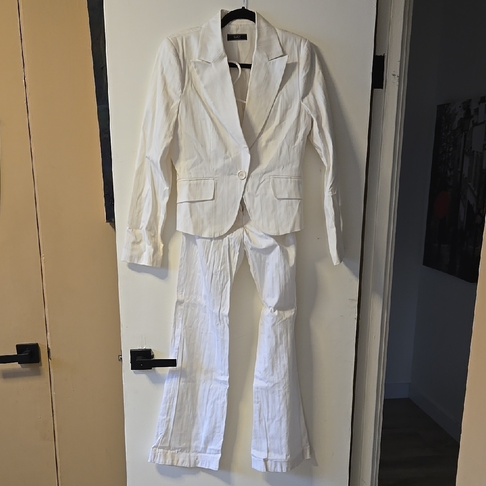 Suzy Shier White Classic Suit Set